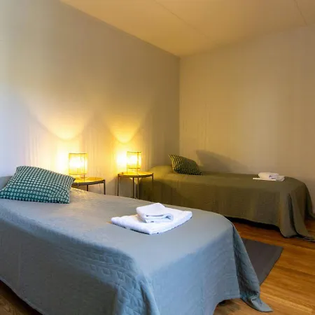 Апартаменты Spacious For 6